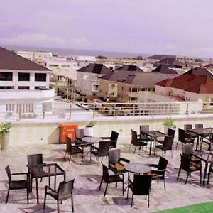 Time Oak Hotel And Suites Royale